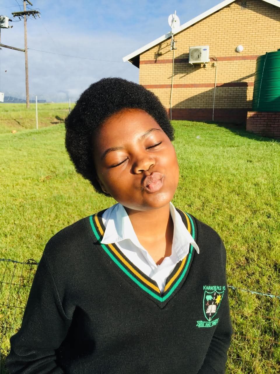 Esona Mfihlo