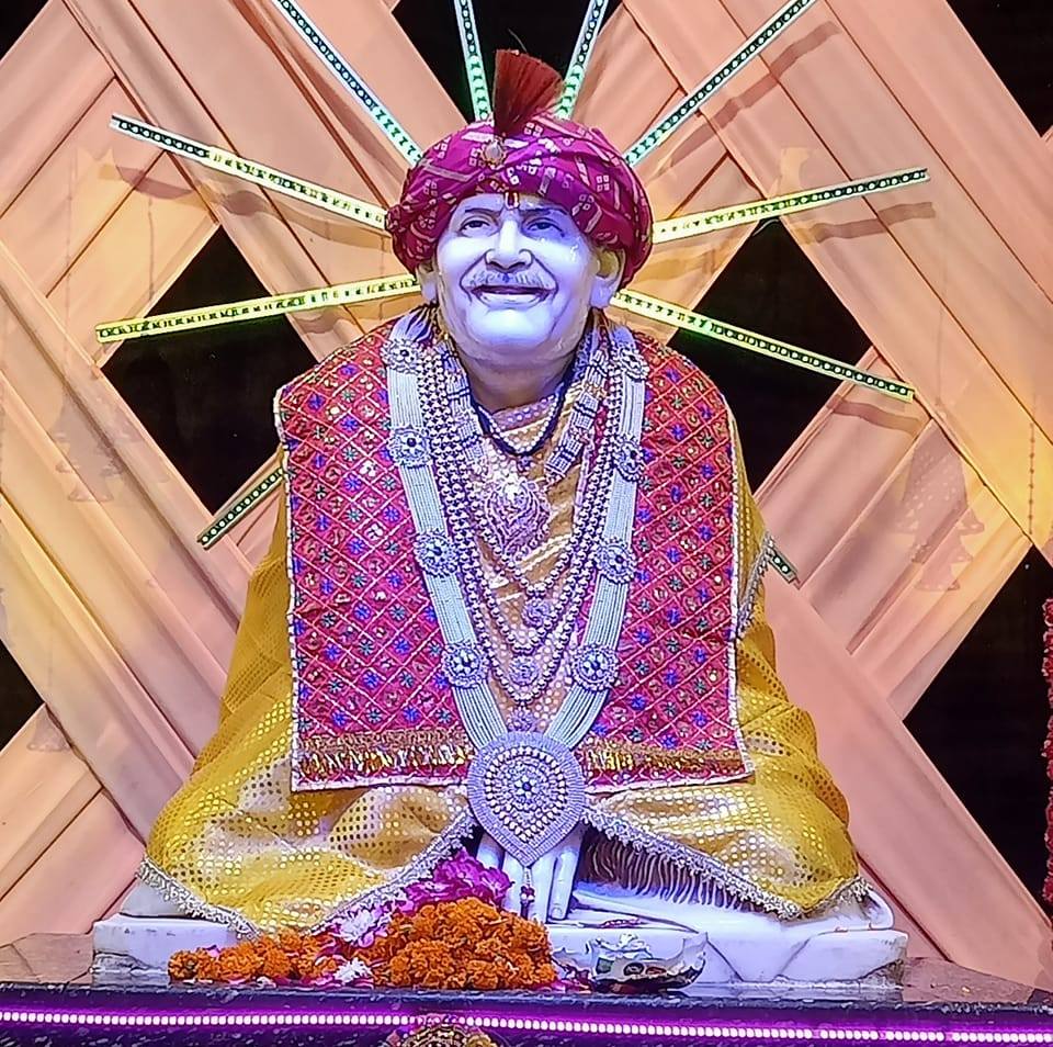 Sunday Chalisas 6/8/25 | Morning/Evening Aarti at Neem Karoli Baba ...