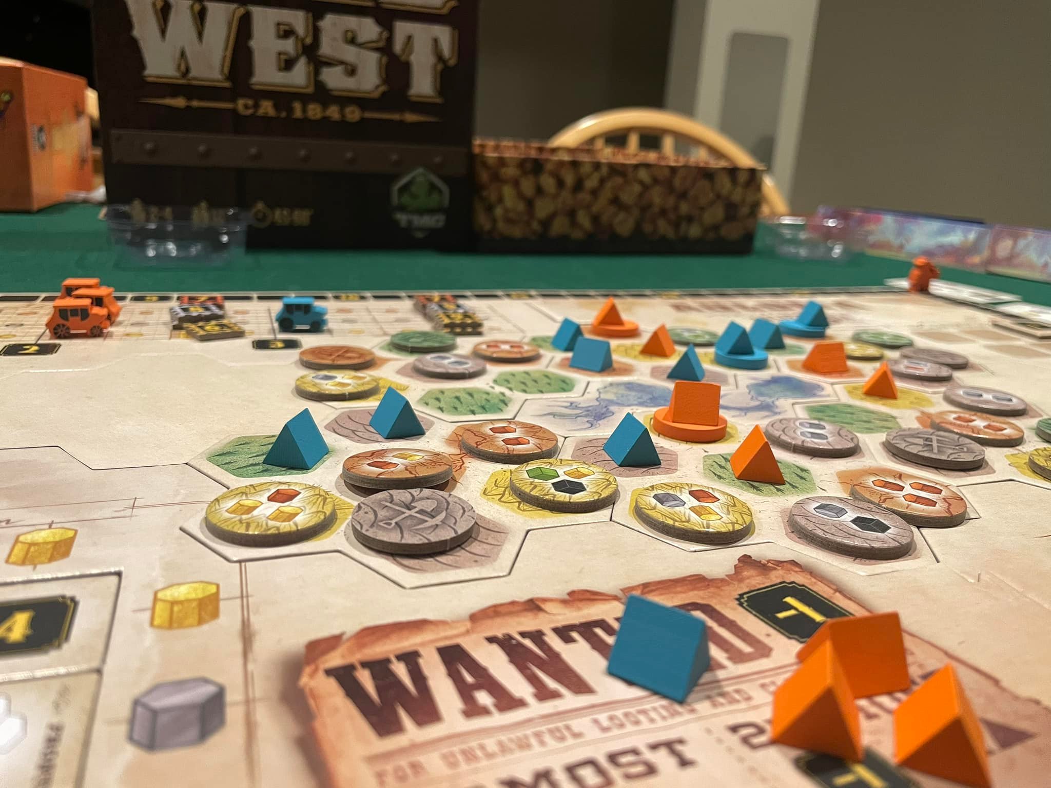 Gold Railroad game mechanics and features