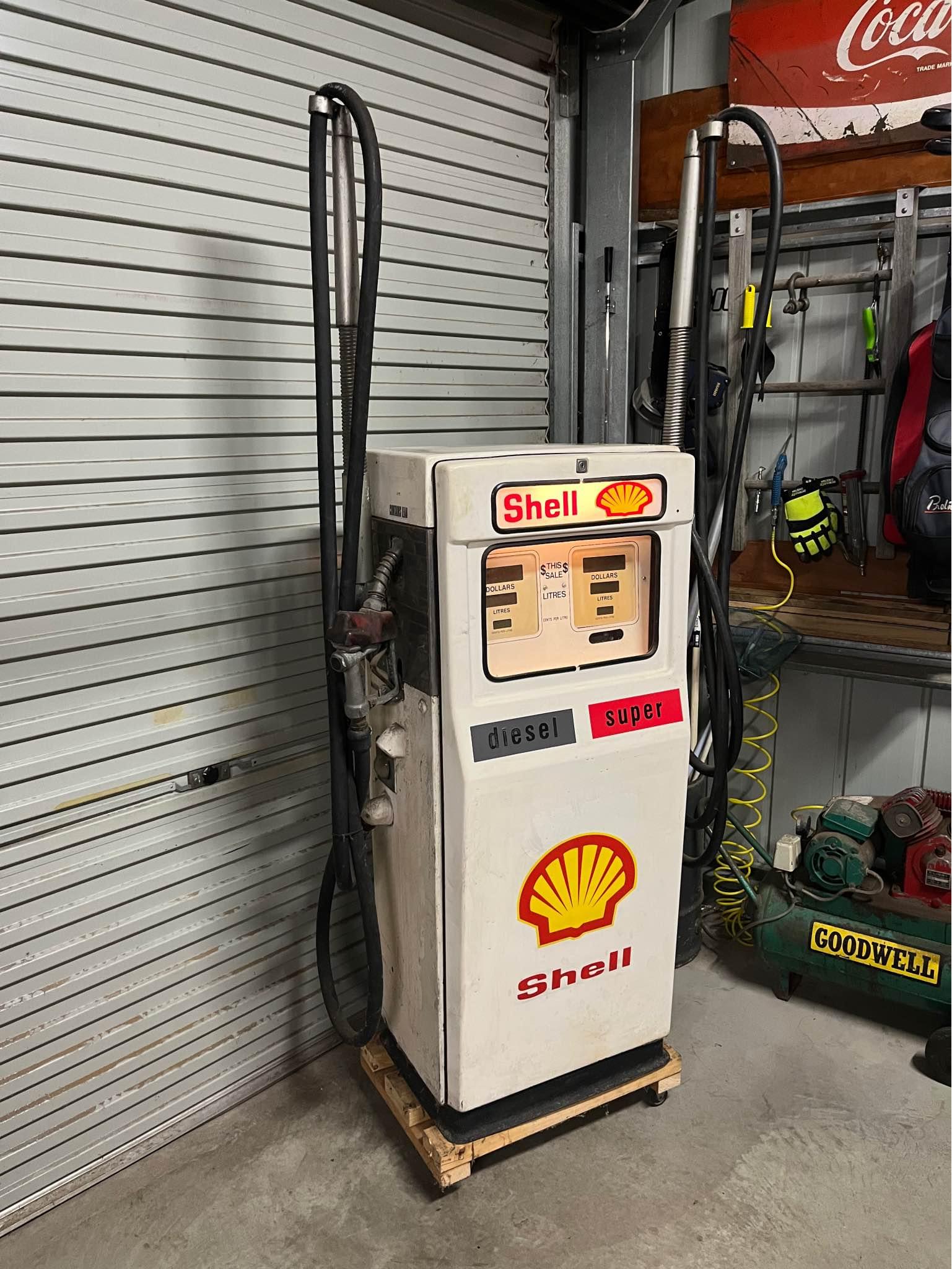 SHELL WAYNE 605 PETROL BOWSER - Plaques & Signs - Traralgon, Victoria ...