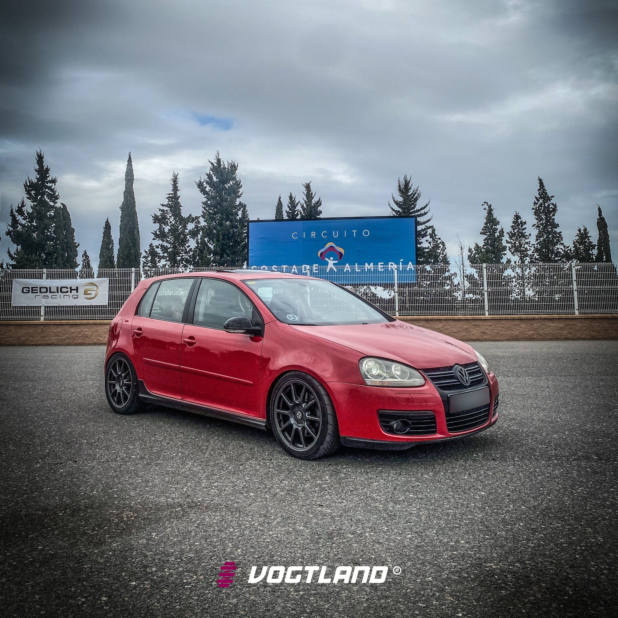VW Golf 7 GTI dropped on our VOGTLAND lowering springs🔥 Article