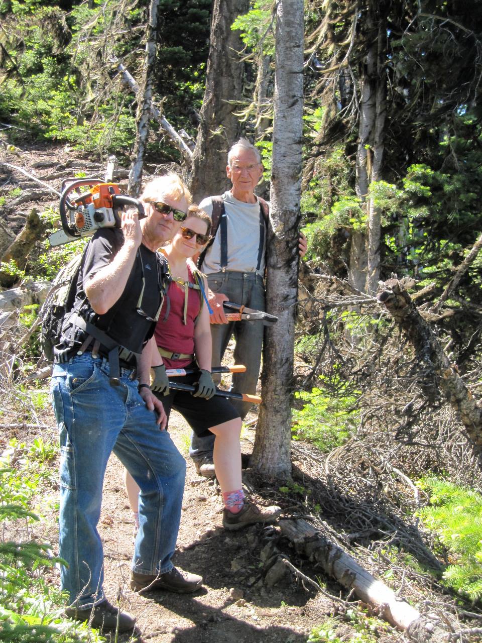 Lillooet - Here's a nice pic of the trail crew that cleared out the ...