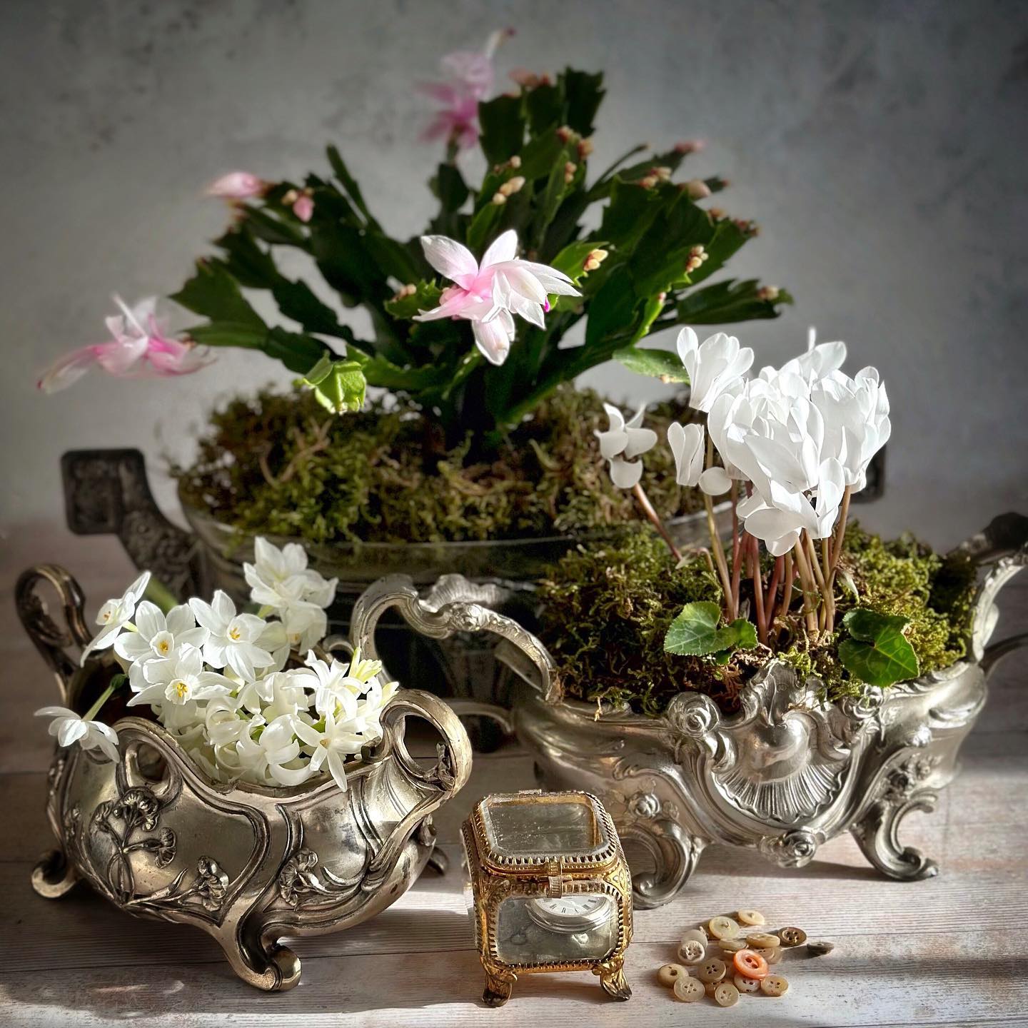 This extraordinary jardiniere containing innumerable and various