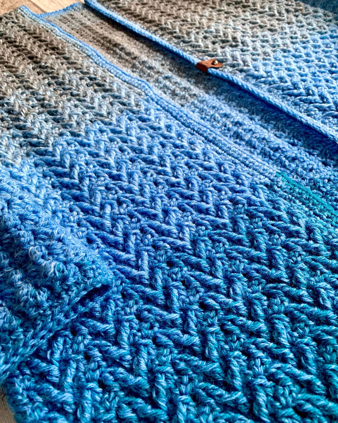 Seren Bespoke - 🥳 Happy pattern release day! 🎉 💙 🤍 💙 🤍...