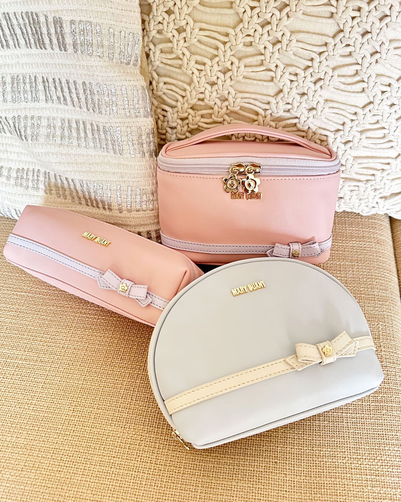 MARY QUANT - #リボンラッピングバニティ #リボンラッピングラウンド 