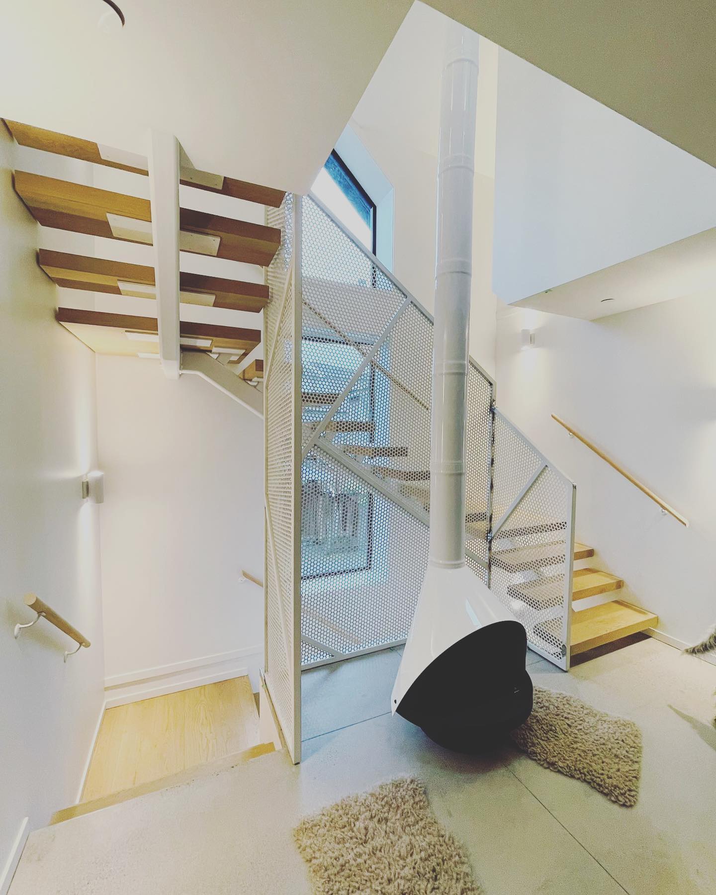 bc modern stairs glass: Sleek, Light-Filled Design for Contemporary Spaces