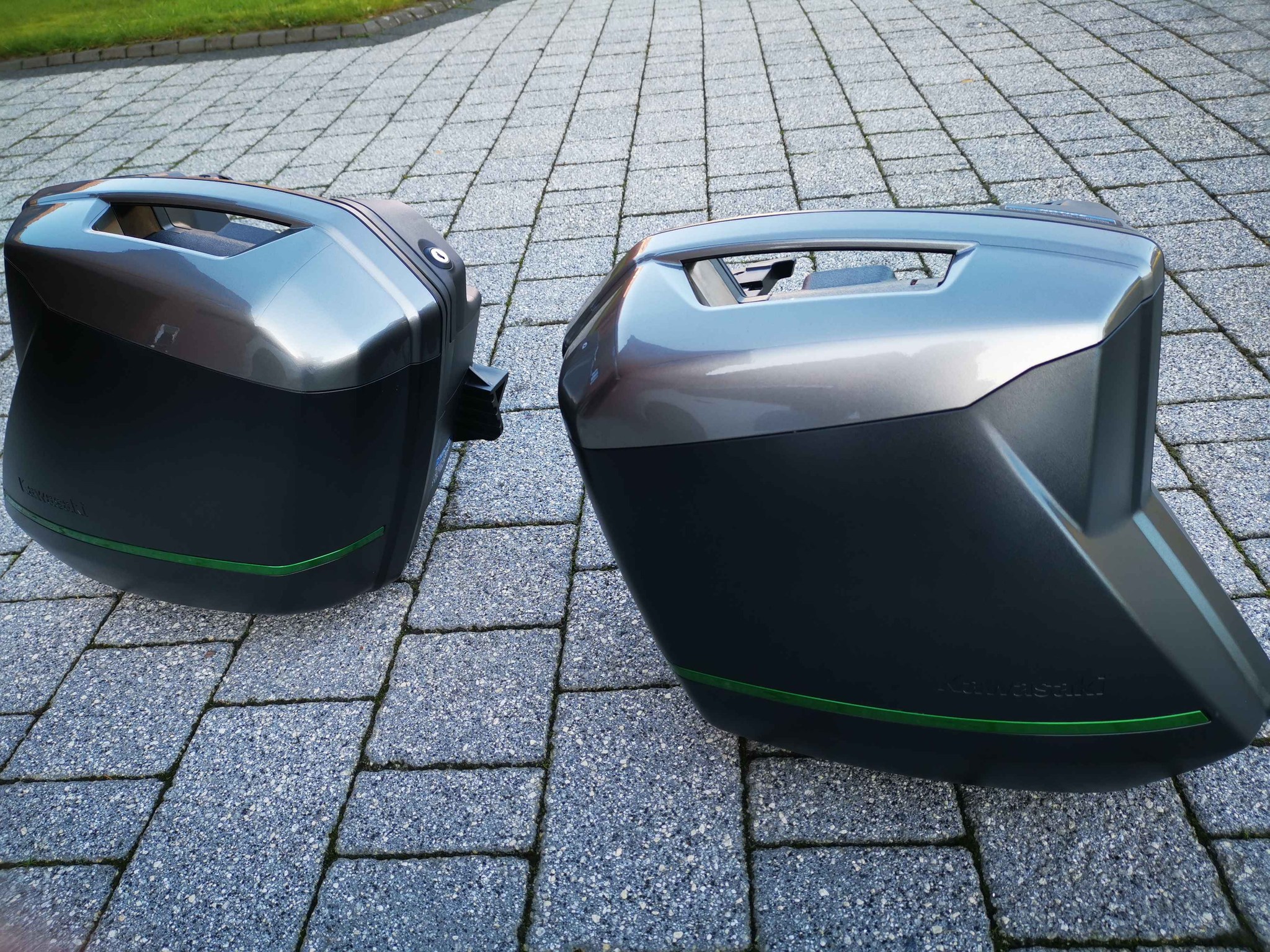 Kawasaki Panniers, OEM, quick-release, 28L x 2, from 2020 H2SXSE