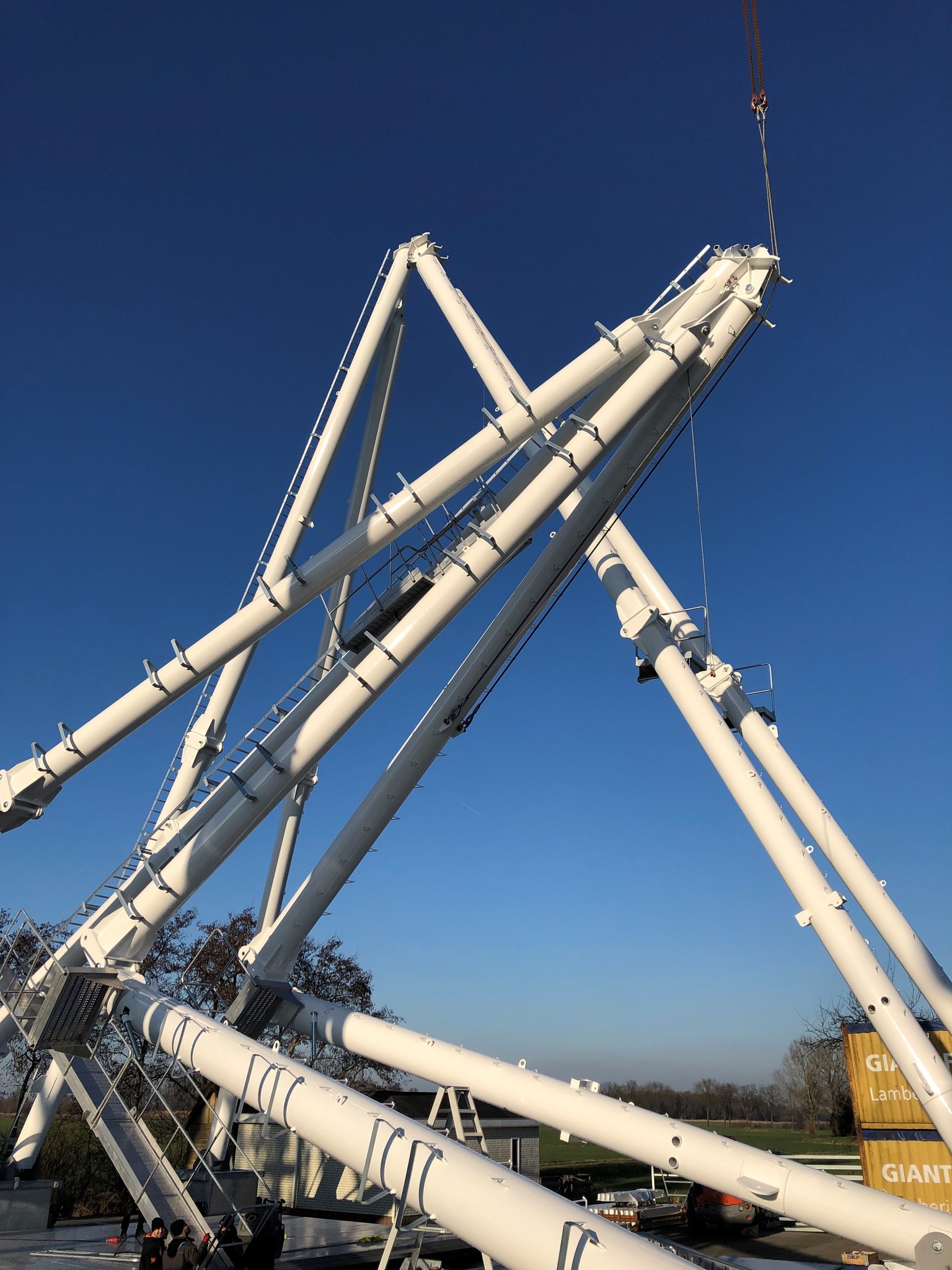 Opbouw RL46 in Overschild - Reuzenrad Bouw Lamberink B.V. | Facebook
