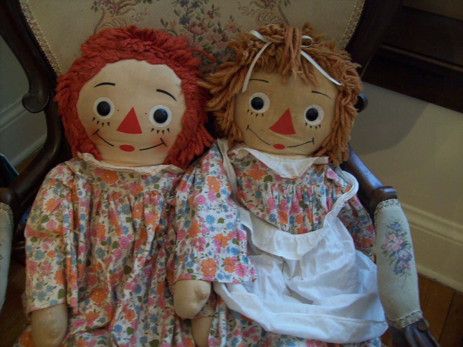 I had this Raggedy Ann Colorform set Dressed her up for years