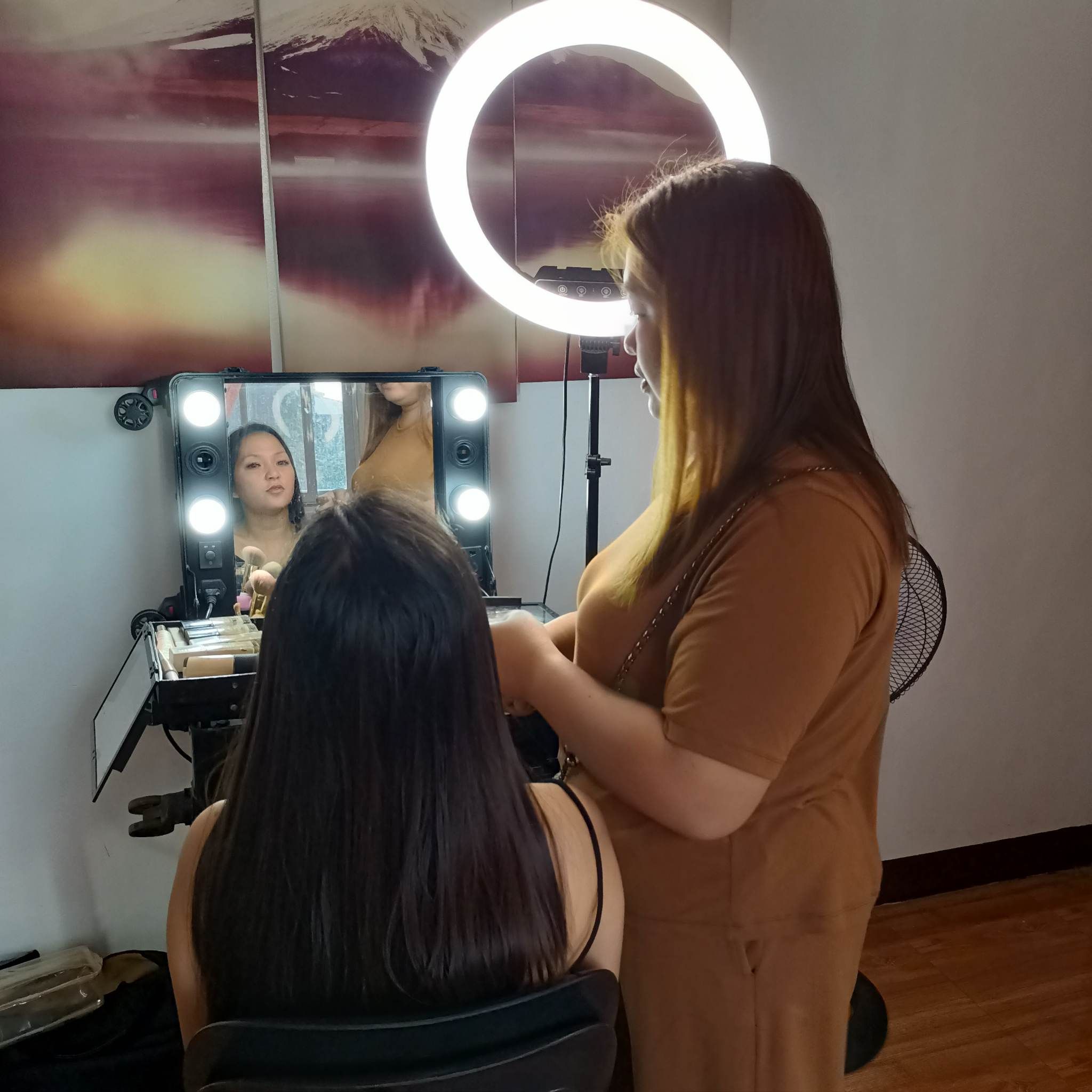 Makeup by Che
