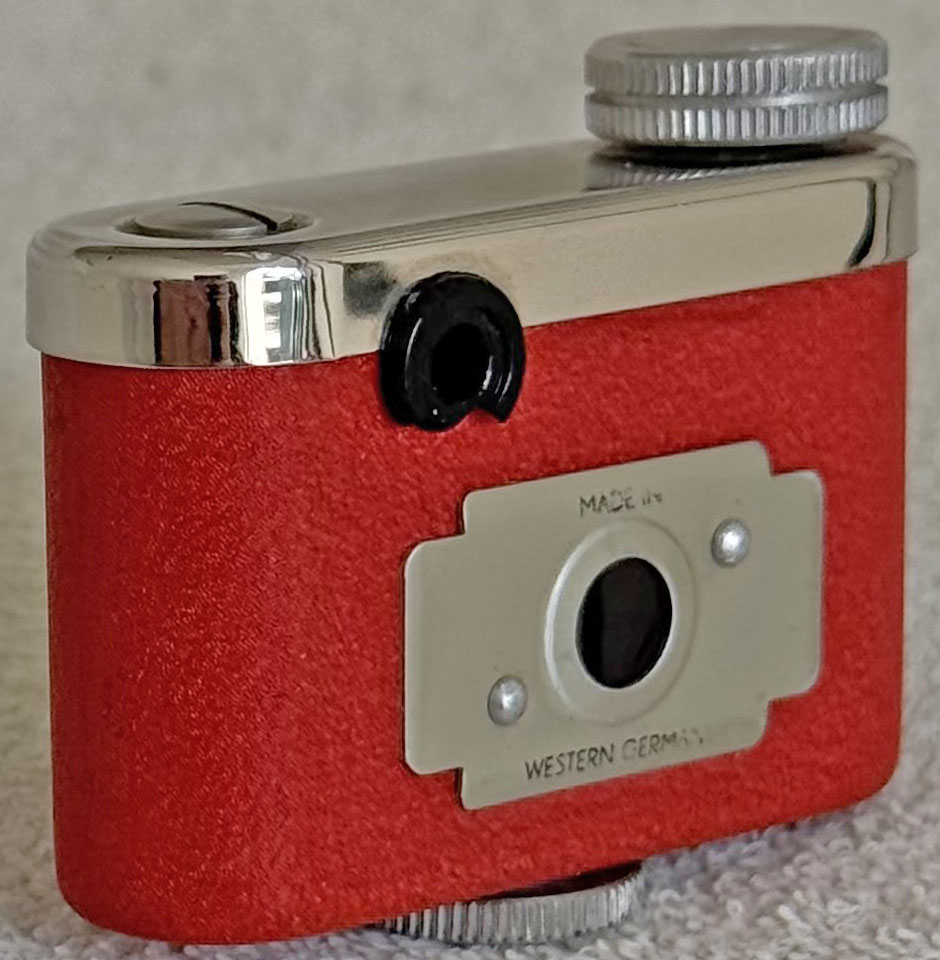 Here's my Mickey Mouse 35mm camera!!! I|1 애디브스부 یلحو