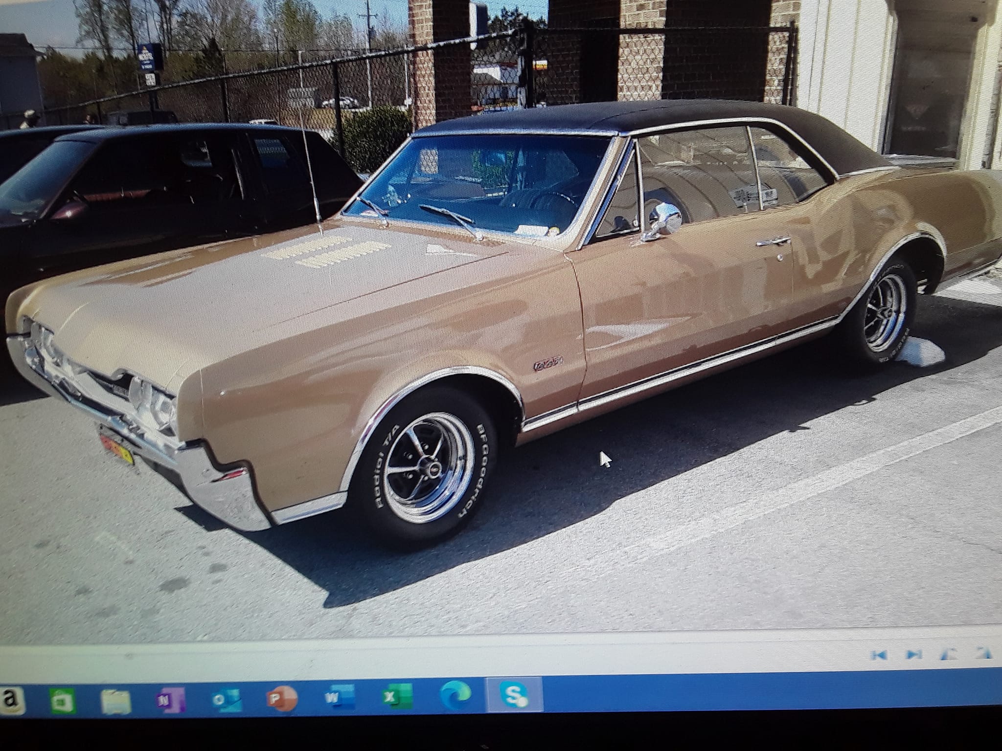 11-inch Air Cleaner Top Lid Decal Sticker – 1967 Oldsmobile Jetfire (Ultra High)