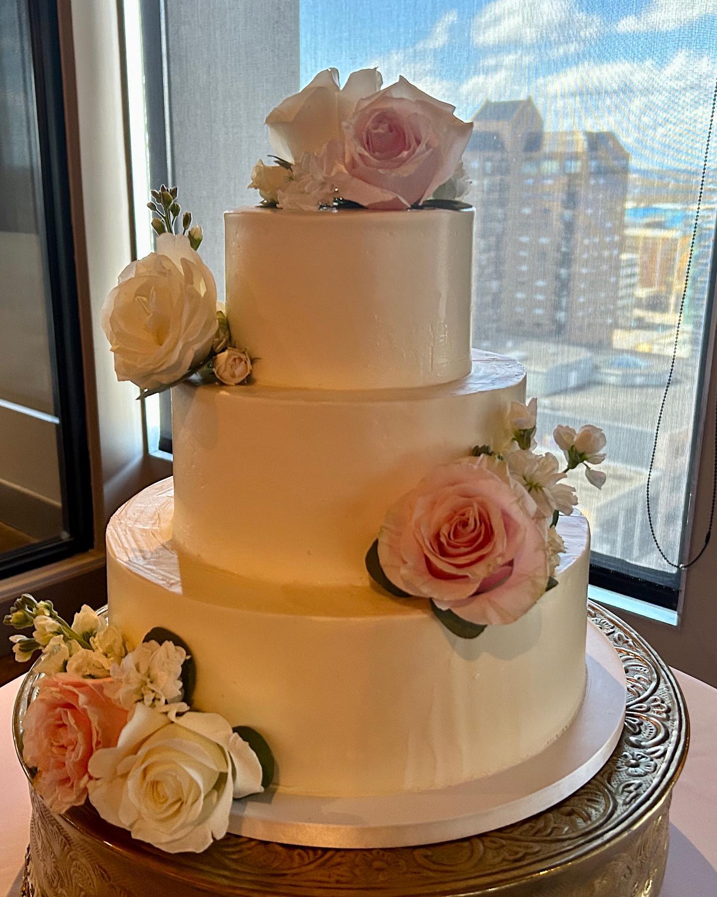 And just like that, 2023 wedding cake... - Martine's Pastries | Facebook