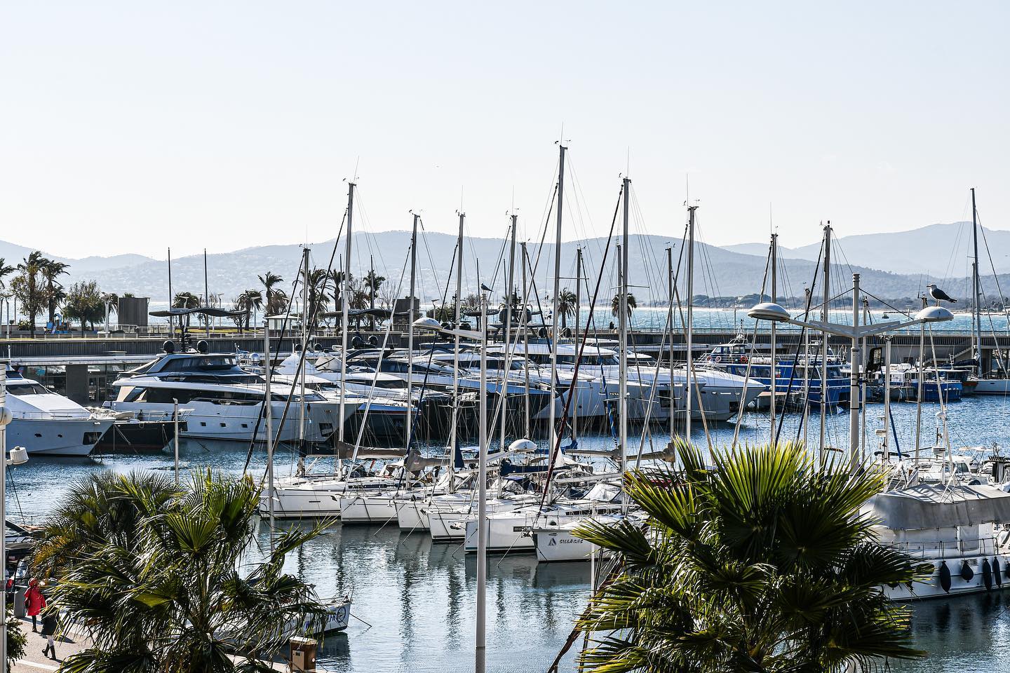 Saint-Raphaël Tourisme - Le vieux port ⚓️ de Saint-Raphaël est un lieu ...