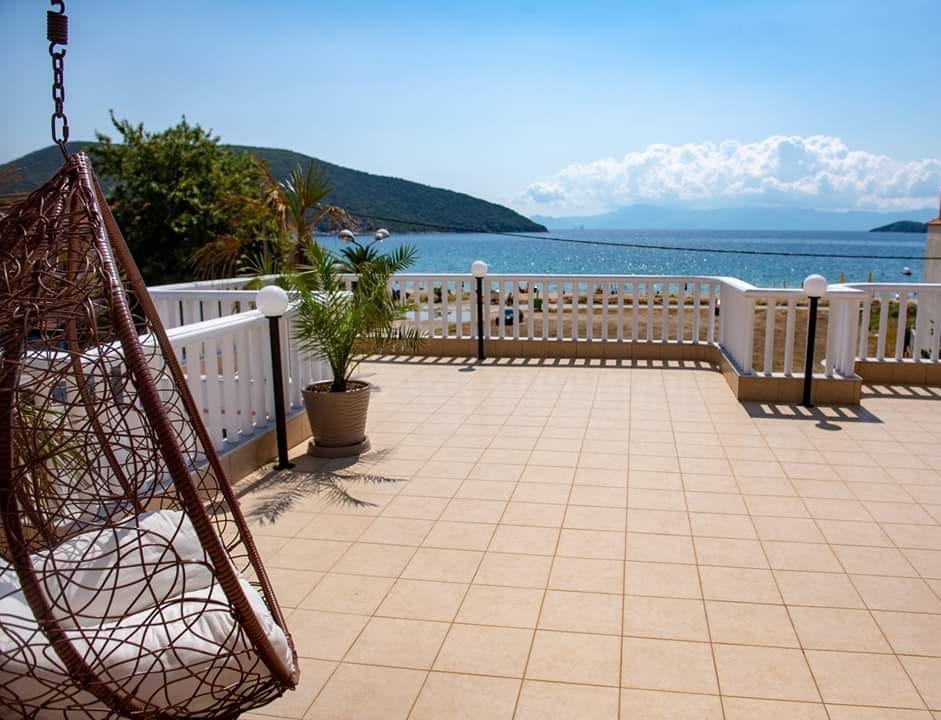 Vip House | Néa Péramos