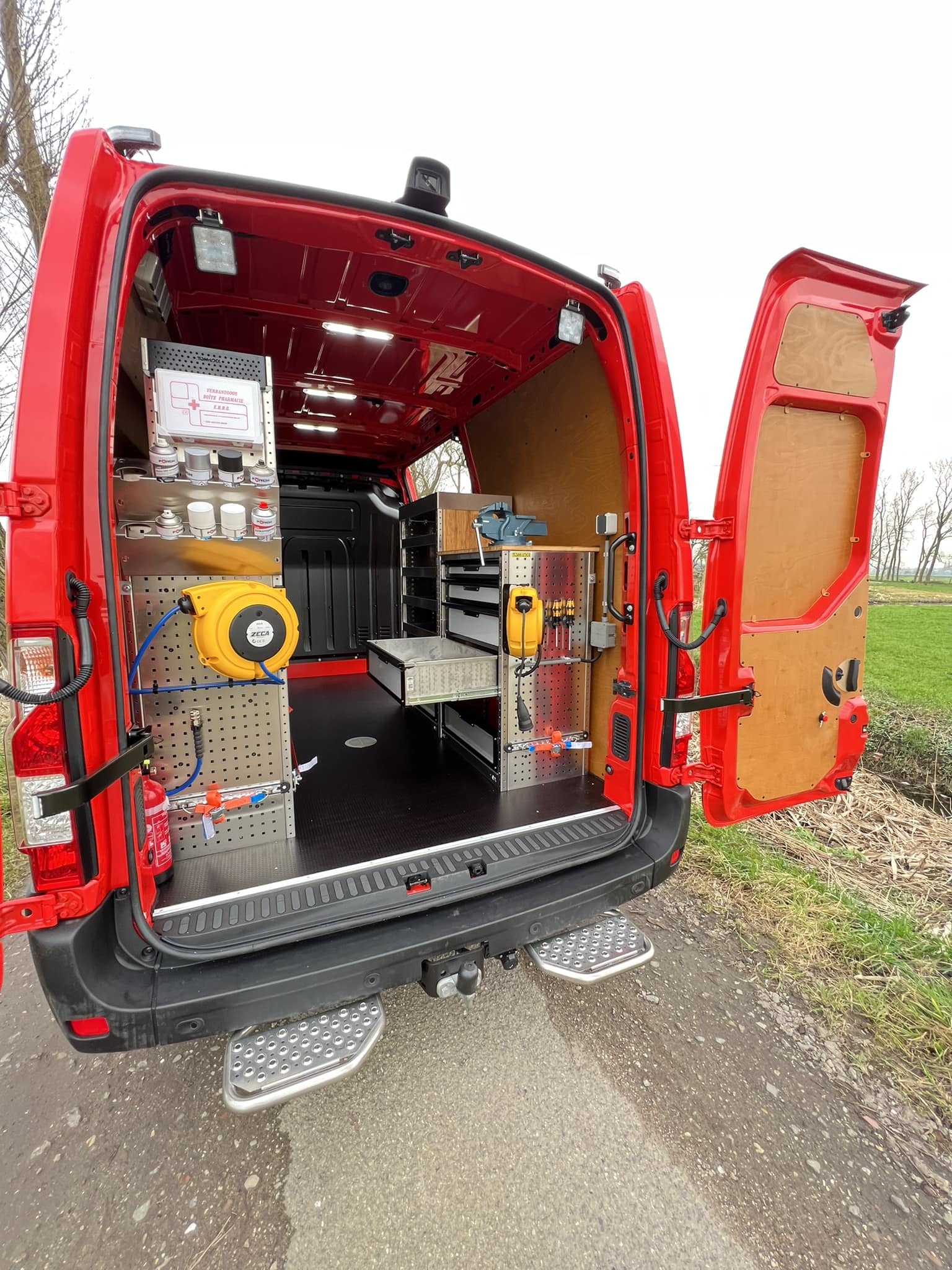 Bedrijfswagen Inrichting West bv | Gouda