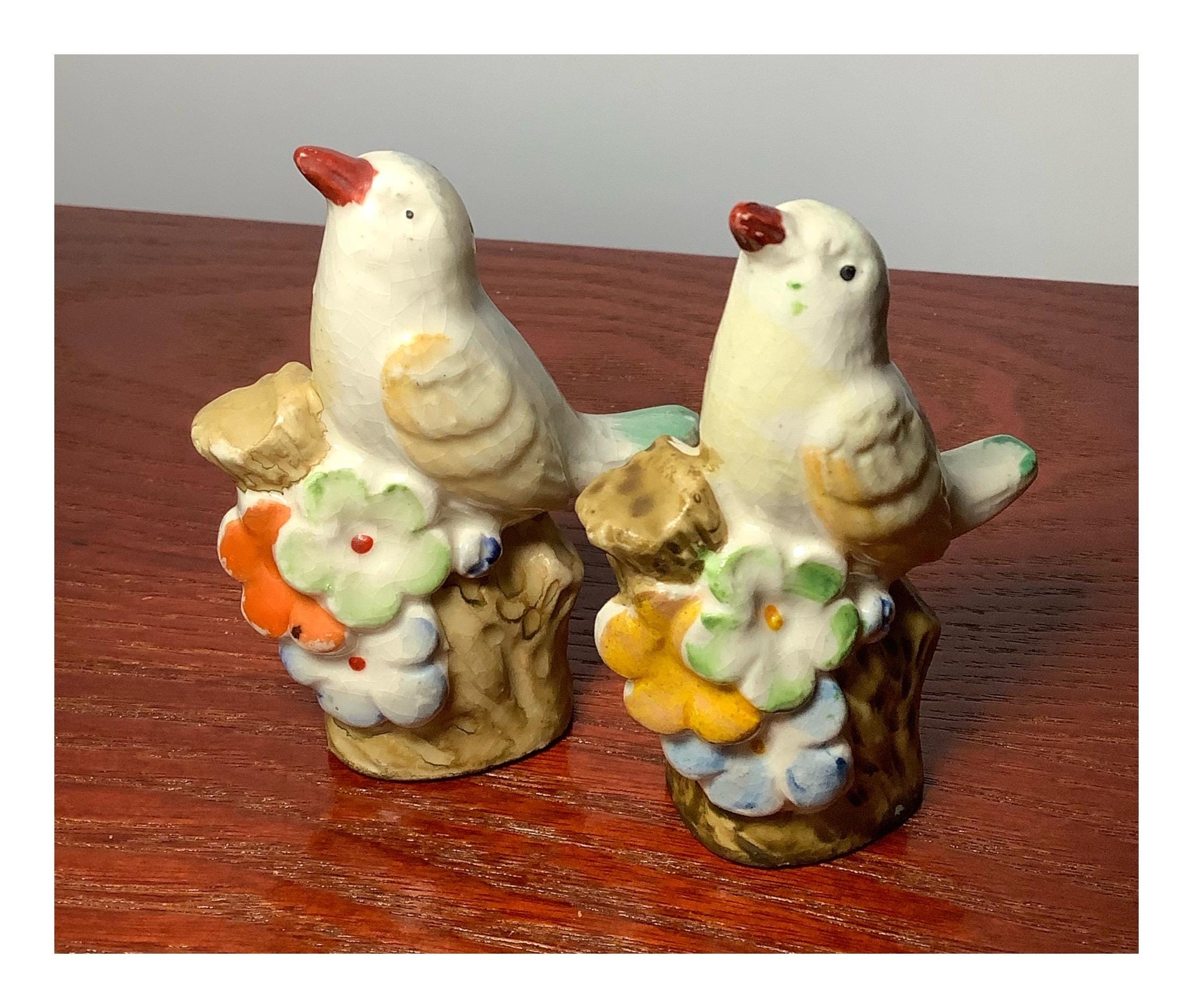 Vintage reversible salt and pepper shakers from the 50s
