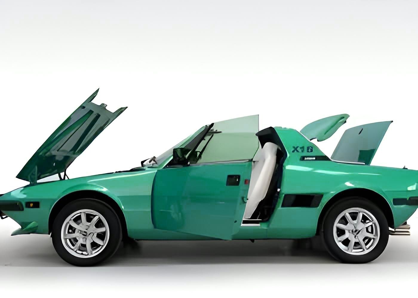 1975 Fiat X-19 with removable hardtop