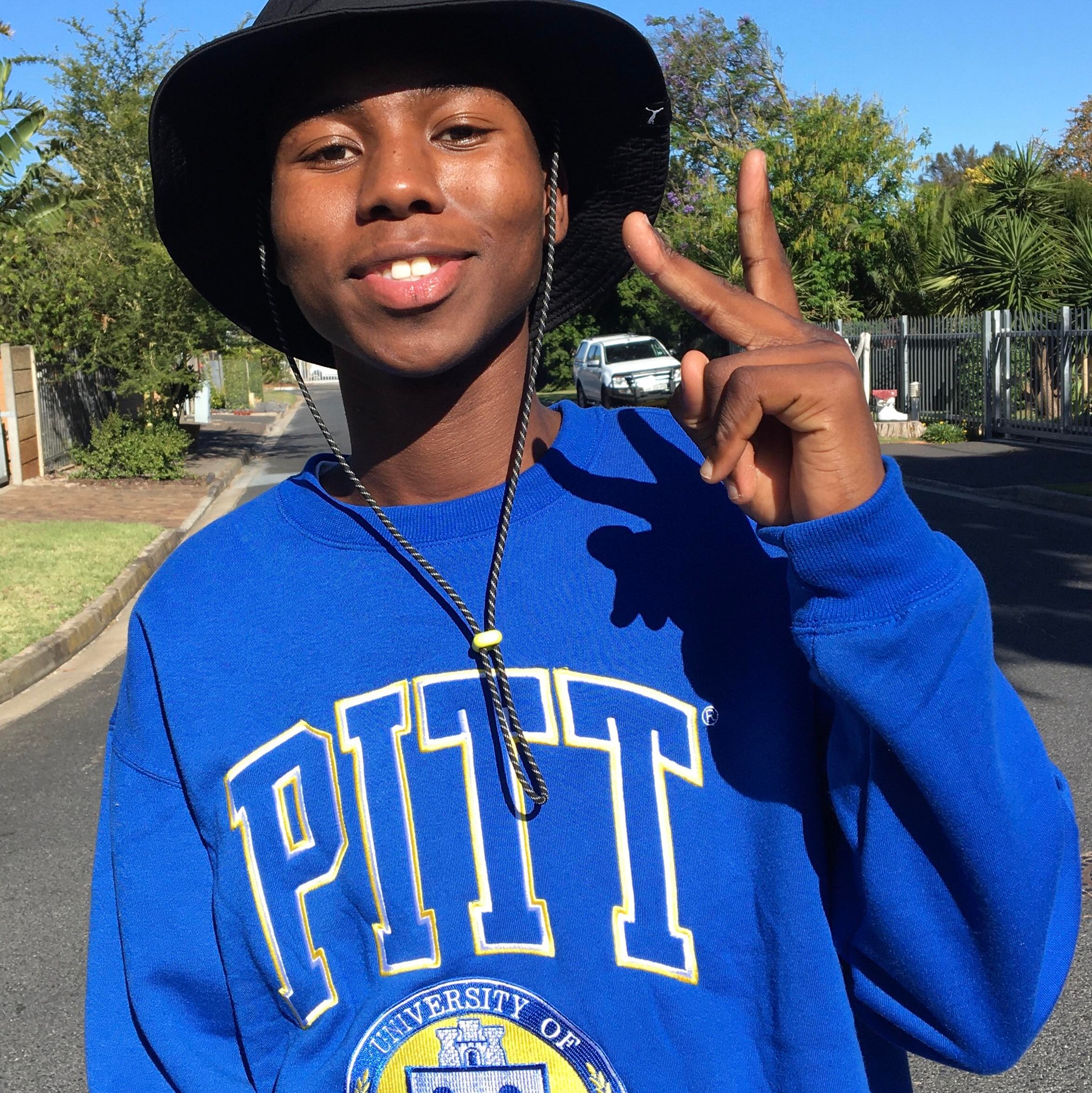 Apollo Luyanda