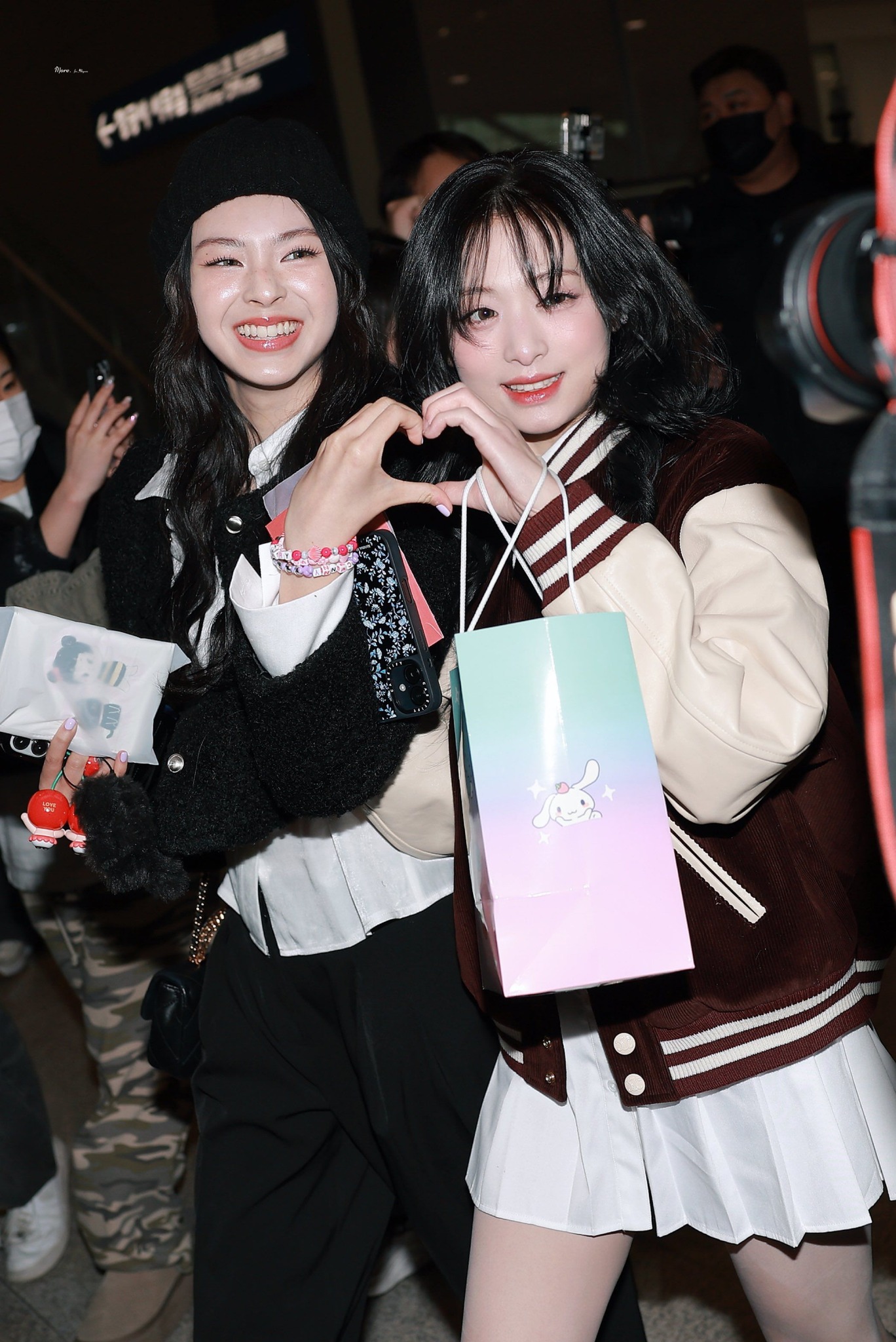 Our CHIYEON 🐈‍⬛🦋 at the Airport going to The U.S. for their