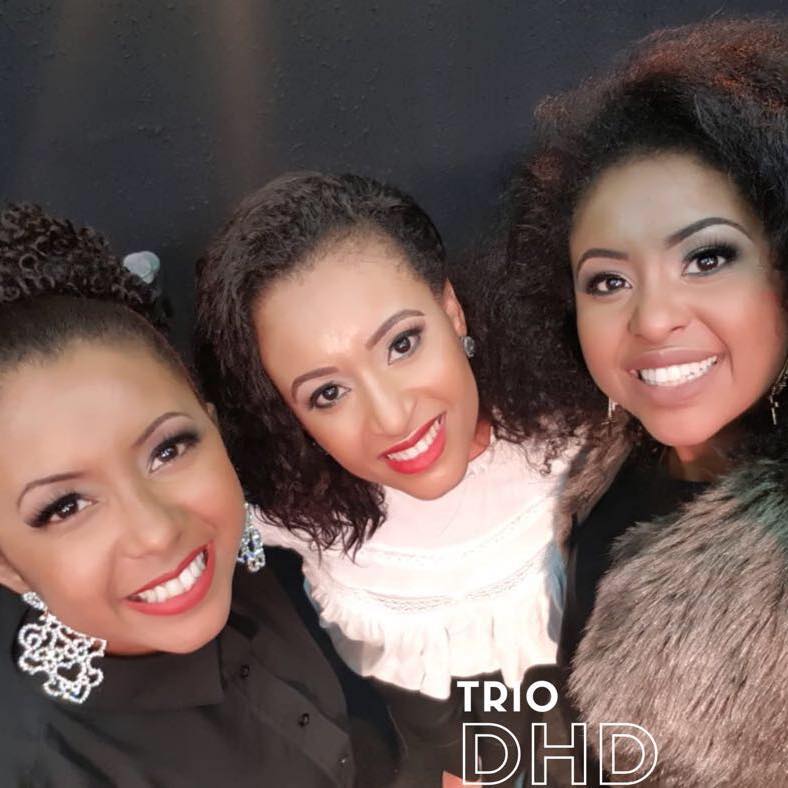 Trio Dhd - Atenção Meninas!!! Preparem-se para uma data muito especial ...
