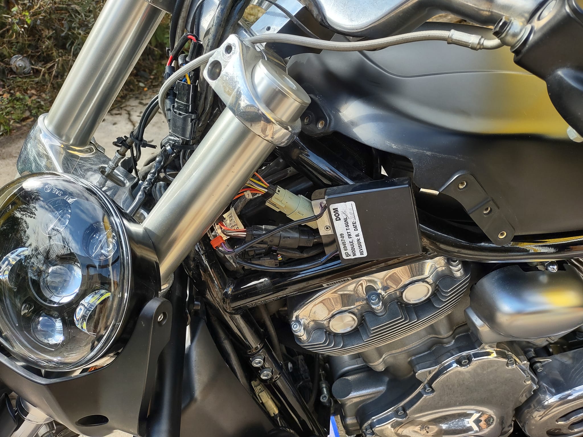 Troubleshooting front turn signal issue on 2012 V-Rod