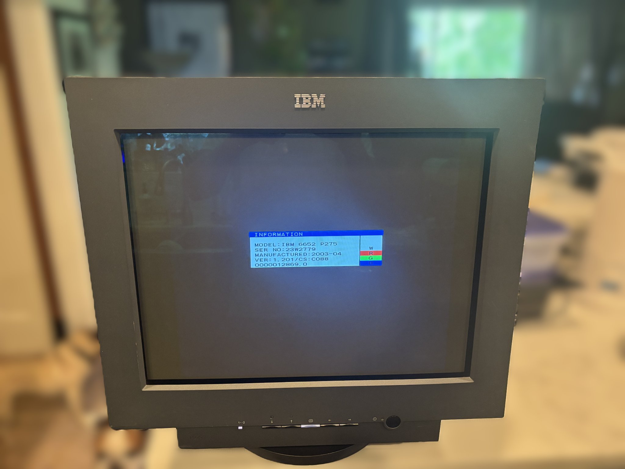 IBM P275 Sony Trinitron 22