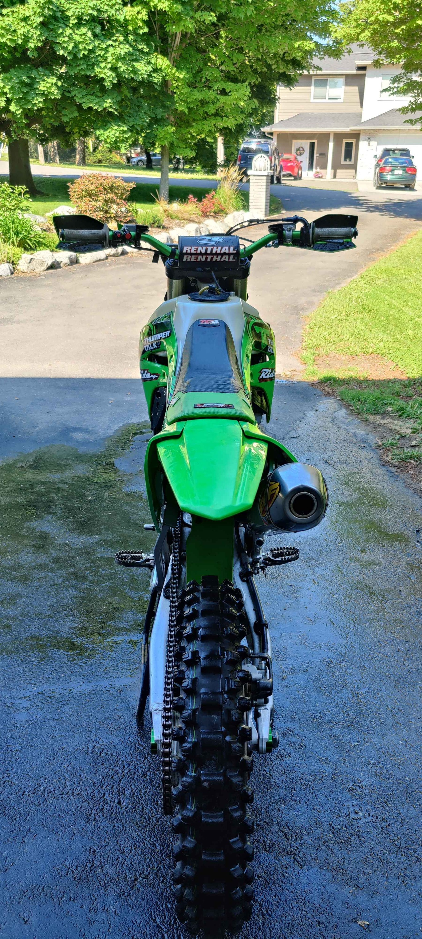 A highly detailed, die-cast Kawasaki KX 450F model kit that