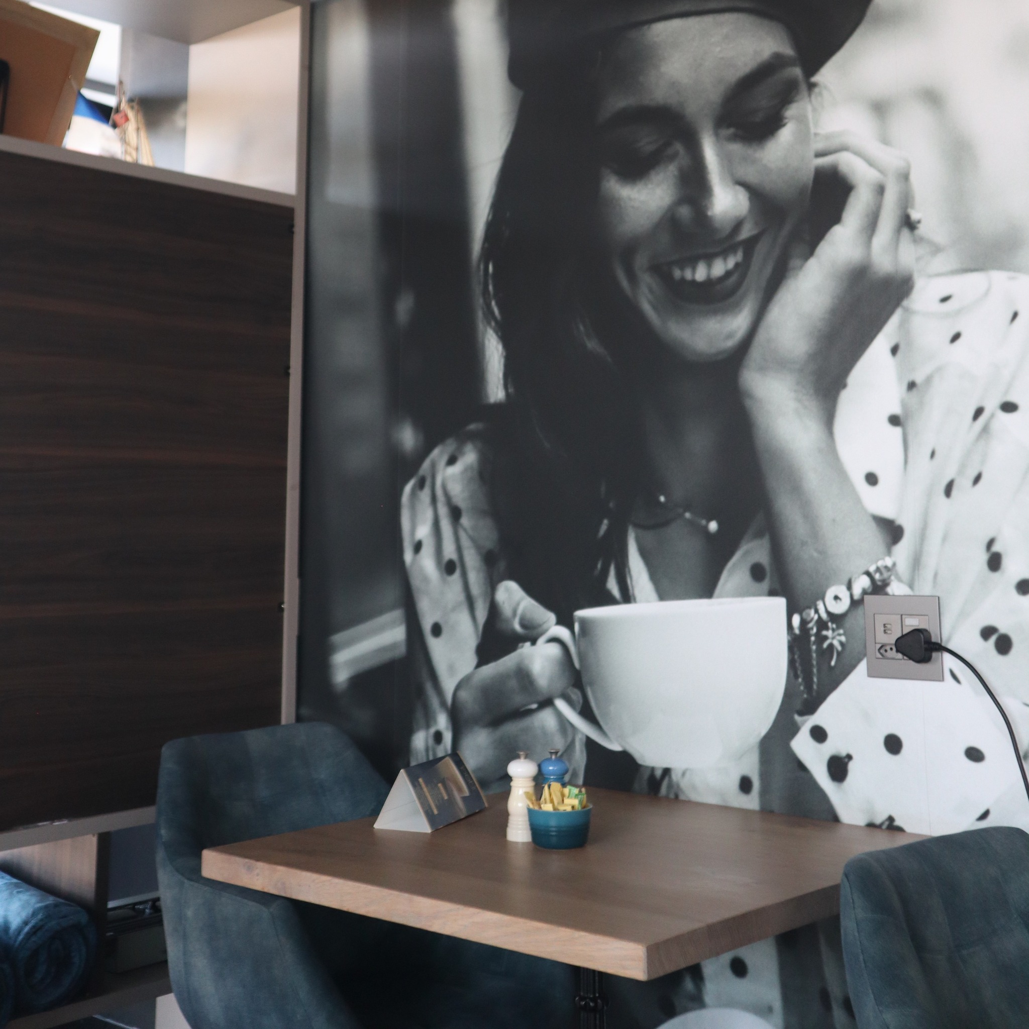 Petit - C'est la vie, c'est le café. ☕🥐 #cafe #jukskeimeander # ...