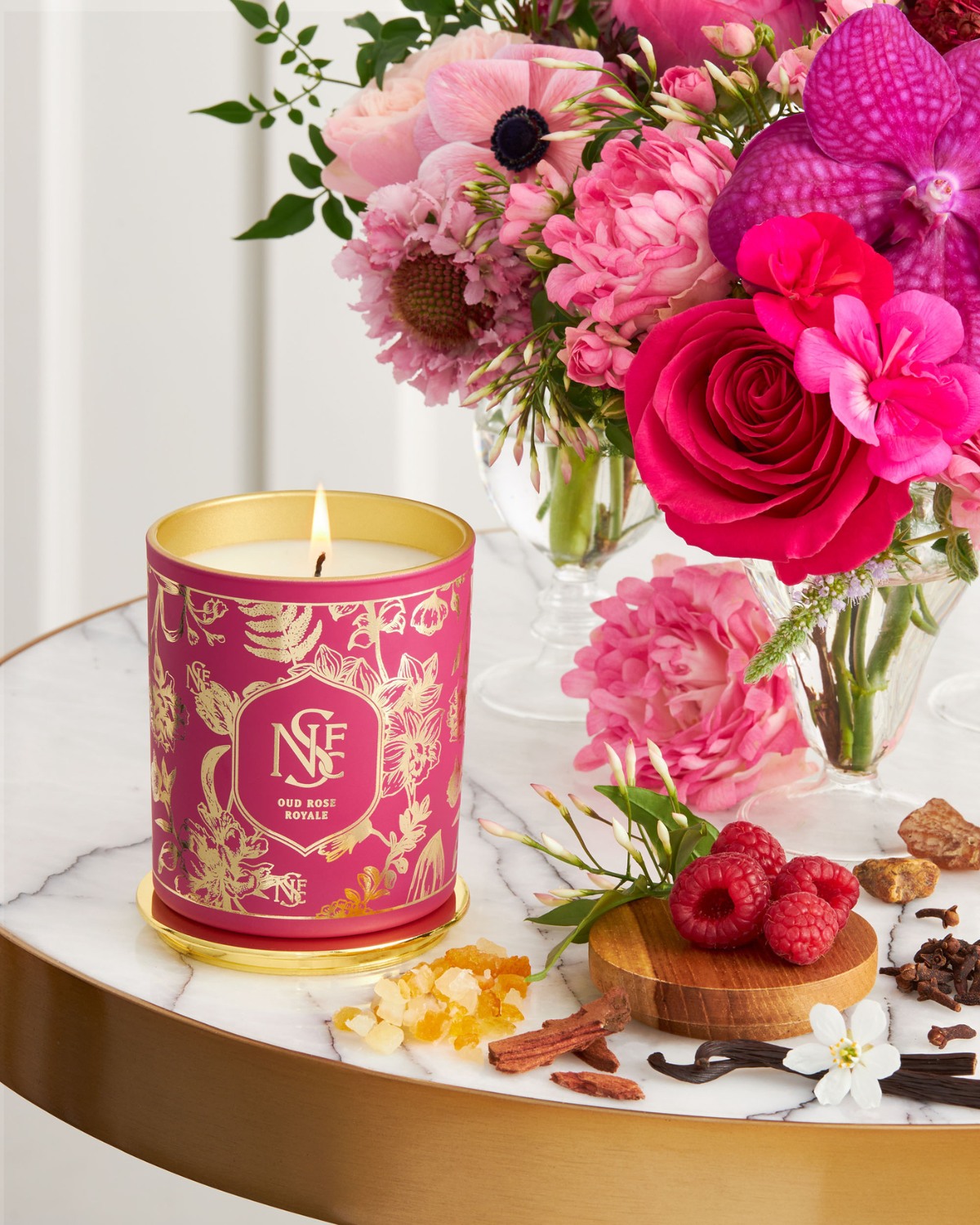 Vivienne Westwood アロマキャンドル Alongside our fragrance, find our Boudoir scented candle, encased
