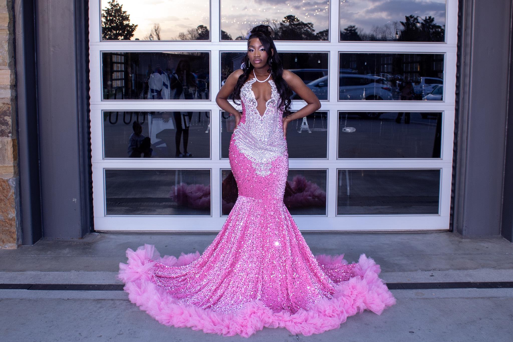 where can i sell my homecoming dress Hey am currently selling prom size Medium it's stretchy and I am willing to negotiate with the price but I wanna it for 600 comment or inbox for Soft sage green dress
