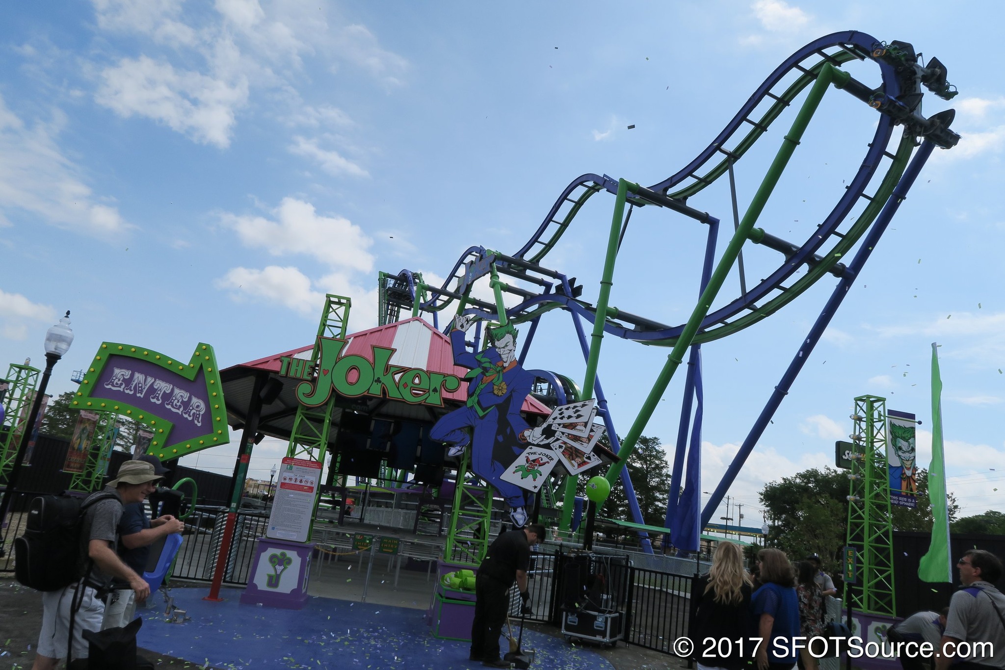 Joker 4D free spin coaster at Six Flags Over Texas