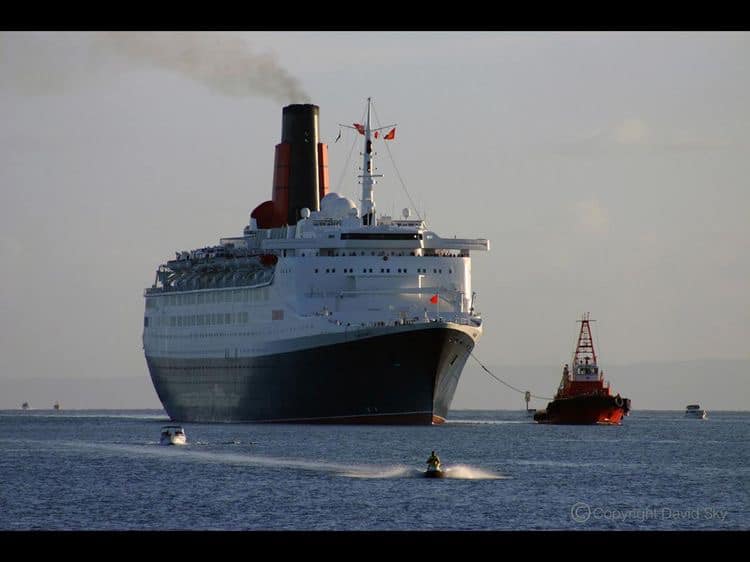 Ships Of The World | The incomparable Queen Elizabeth 2 longest serving ...
