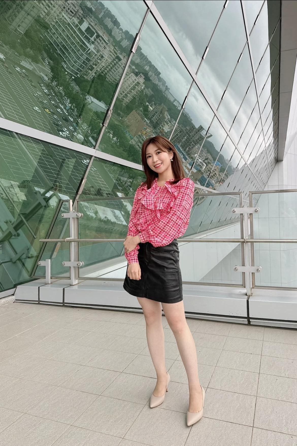 新聞美女主播記者俱樂部 - 民視新聞主播兼節目主持人：張孟琦.https://www.facebook.com/pro... | Facebook