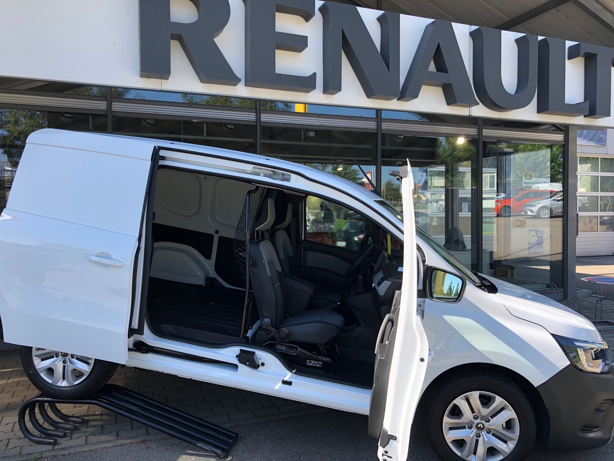 Luxus Autohaus Bernhard Lindau Bilder 1