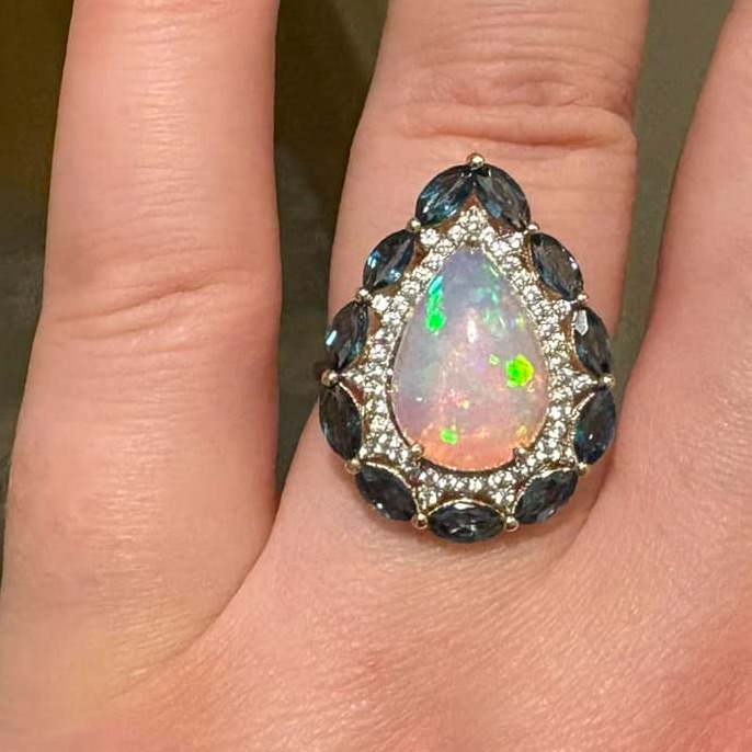 🎶😍Taylor Swift Ehtiopian Opal (Gemporia's Version) Now launching