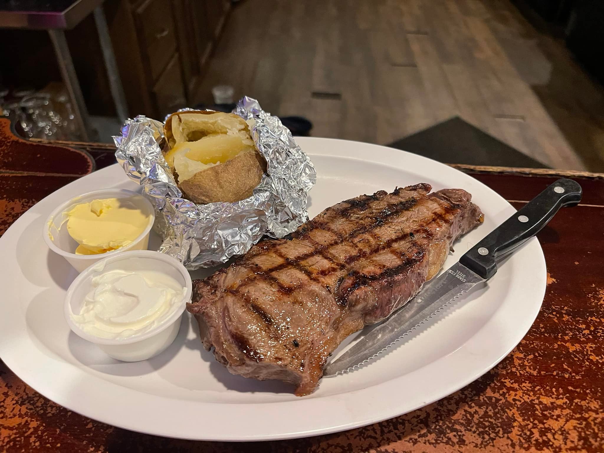 Happy Friday 🍻 Ribs, Steaks, and... - Willy's Bar and Grill