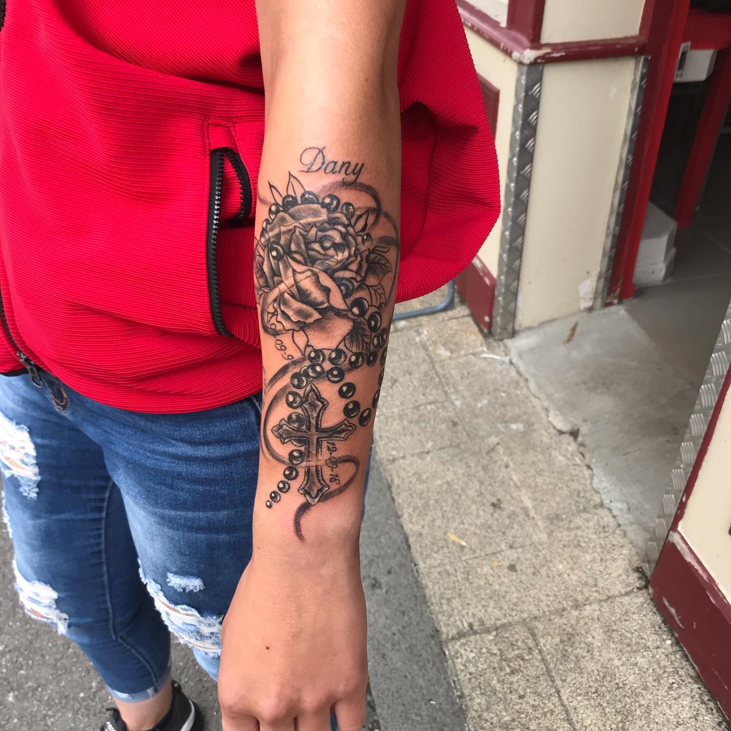 Dessin Tatouage Rose Avec Chapelet