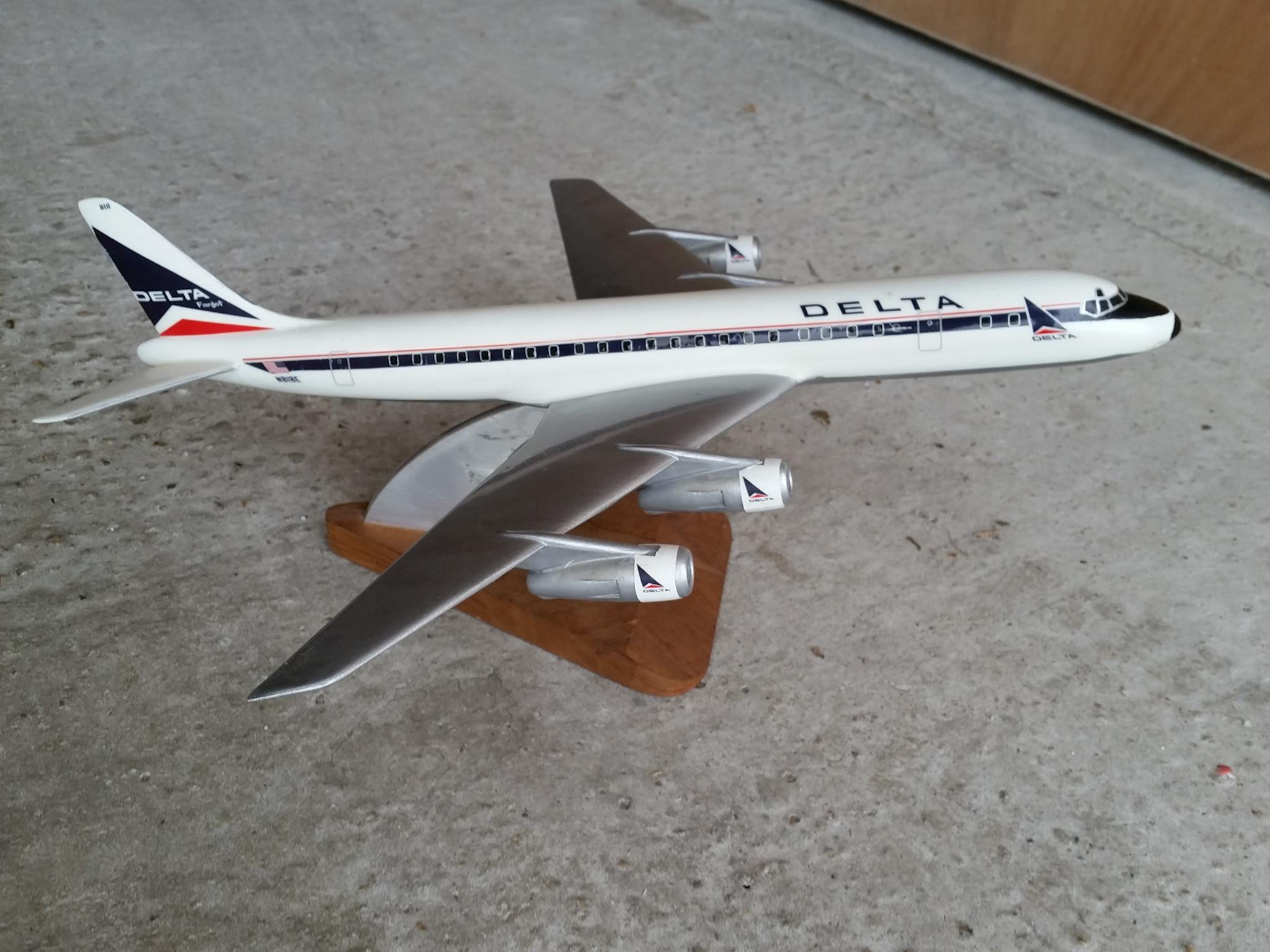 Pacmin 1/100 scale airliner models for sale
