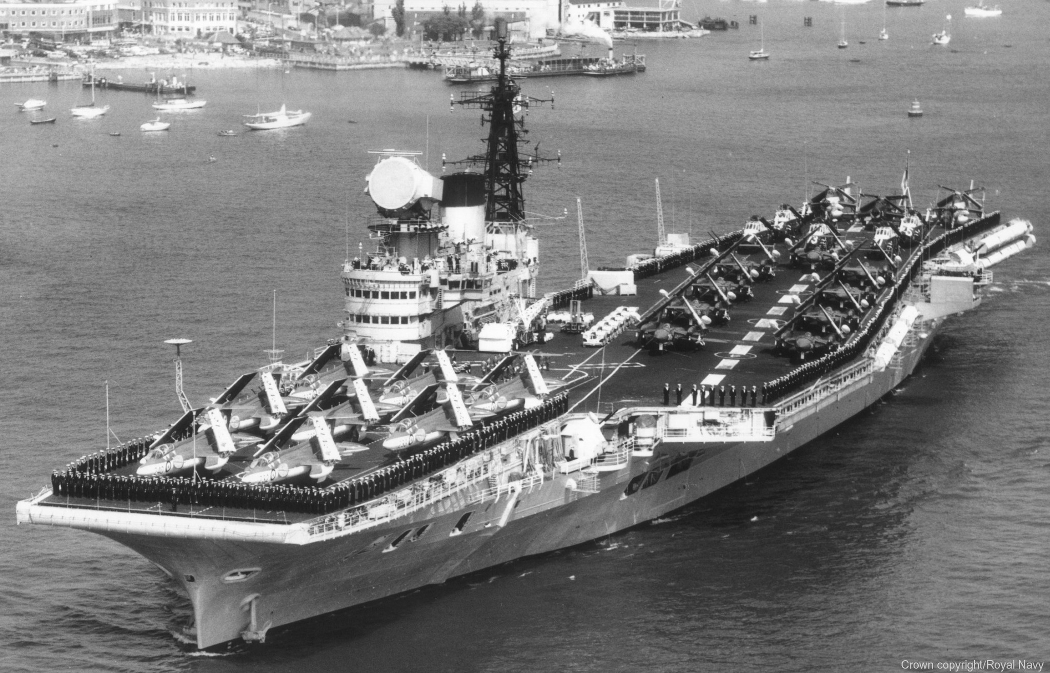 war-hms-victorious-r38-departs-portsmouth-on-the-afternoon-tide-of