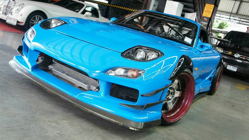 SBR AUTO - ช่วงนี้กระแสยุค 90's ...เราขอเสนอ Mazda RX7... | Facebook