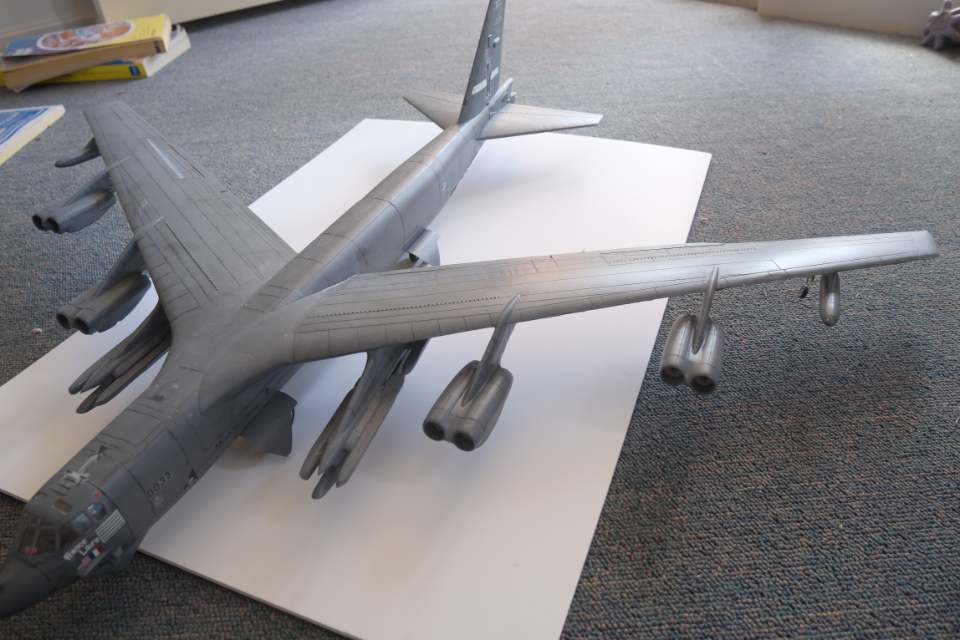 Building Italeri 1/72 B-52G Stratofortress model