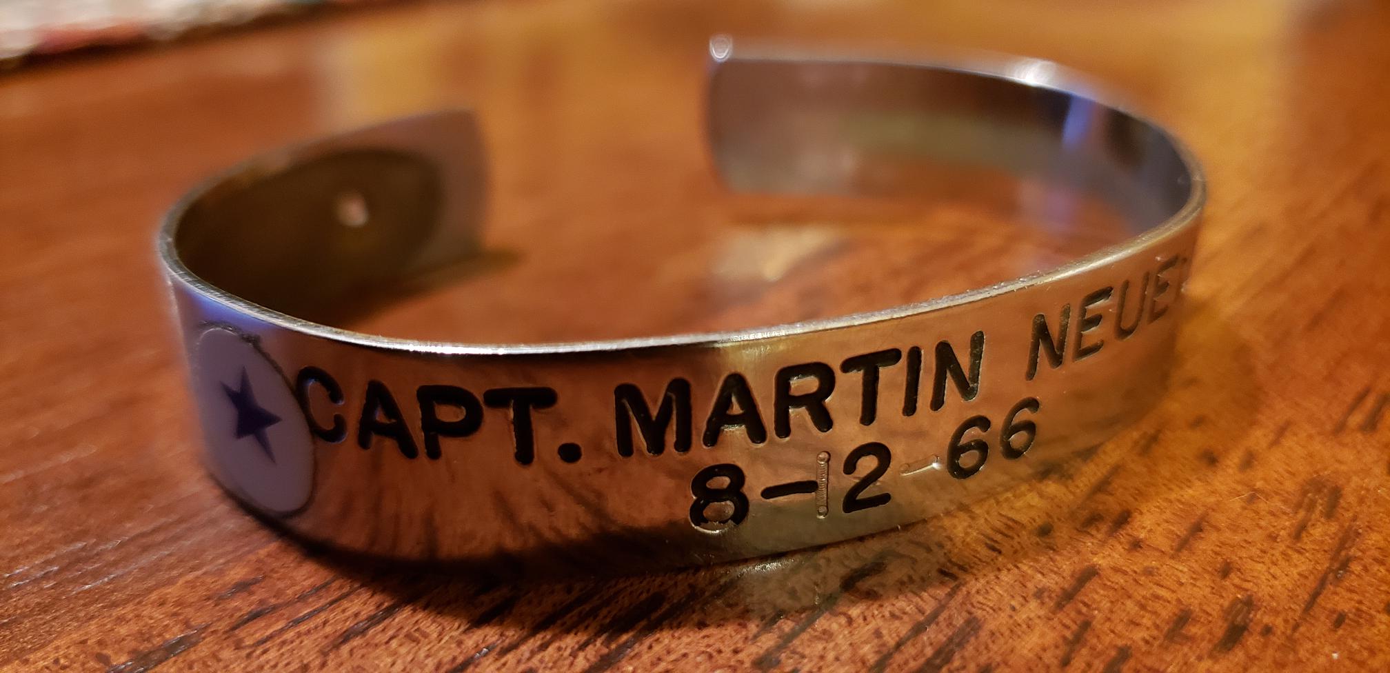 Significance of POW/MIA bracelets in military history