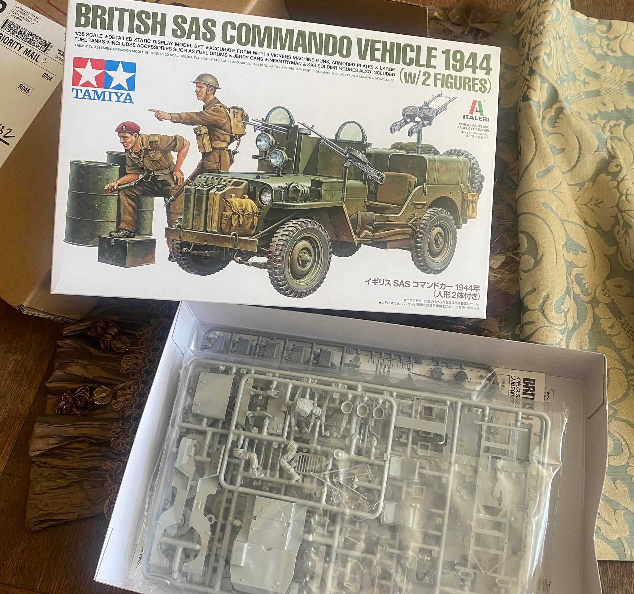 What color was the WW2 SAS jeep?