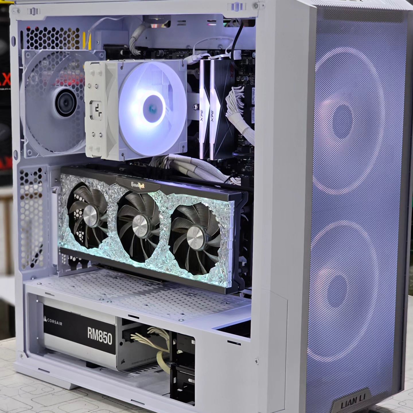 Palit GeForce RTX 3070 #GameRock in a mid-range gaming rig. Old 