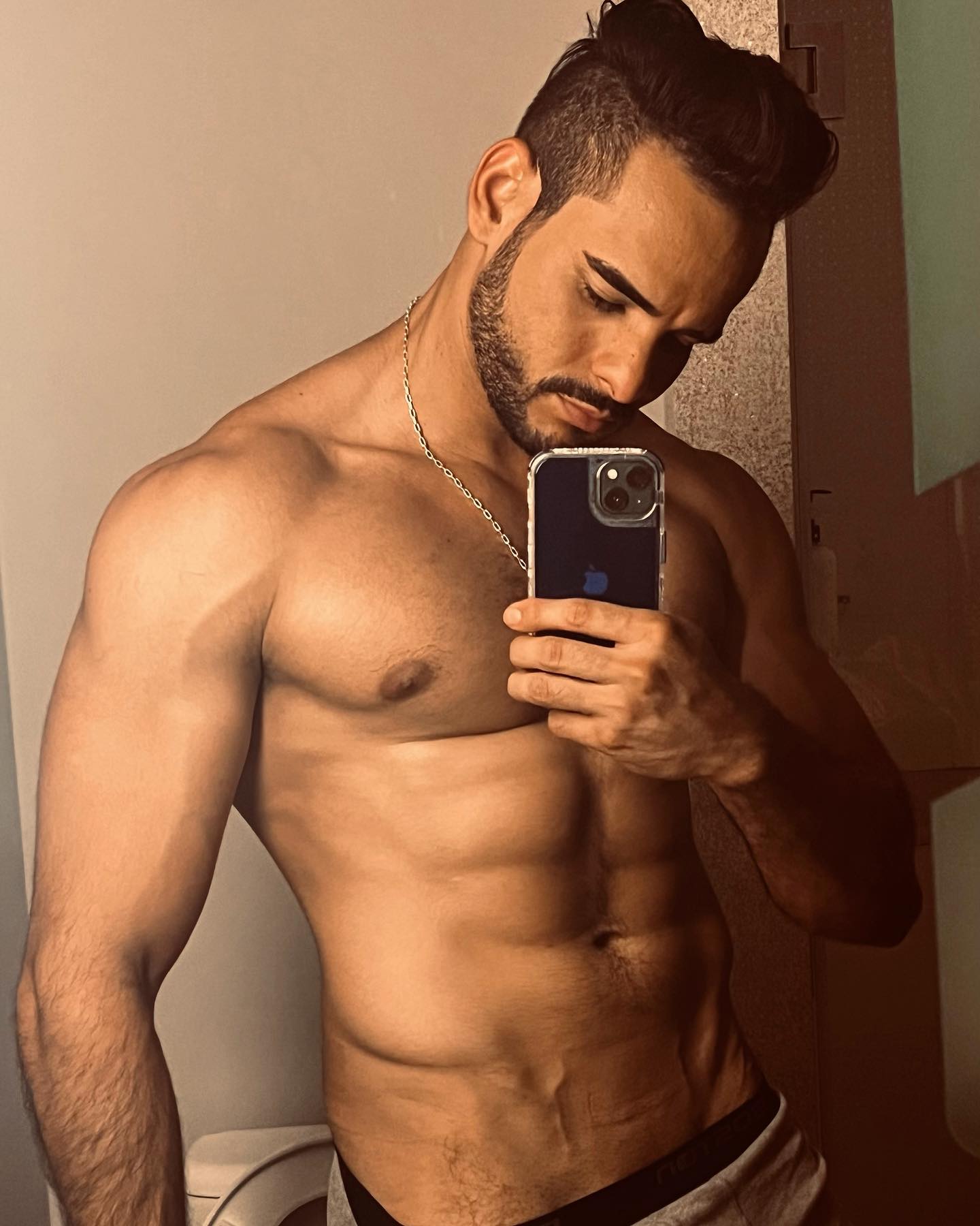 martin-only-link-bio-model-sexy-men-boy-style-fit