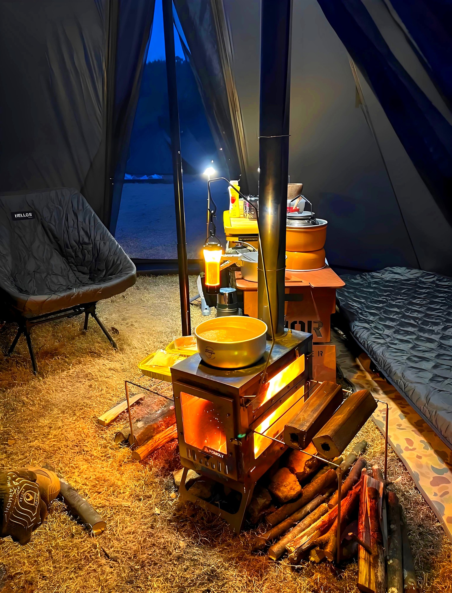 Just burning off my new Denali by @knicocampstoves . With my 14x16