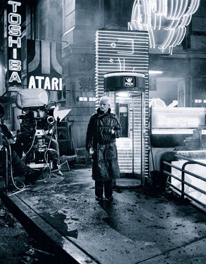 Last surviving Rutger Hauer hand from the production of Blade Runner!