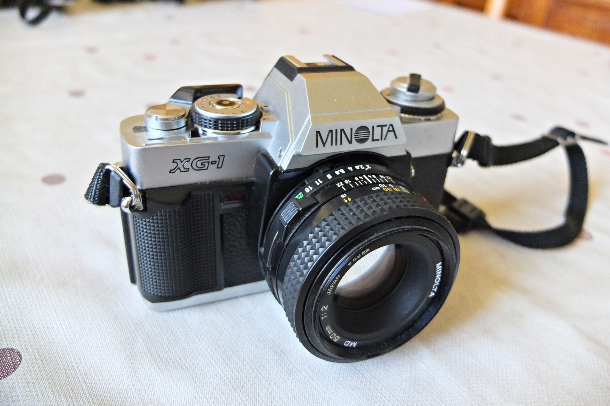 Minolta XG-1 camera review with 50mm lens