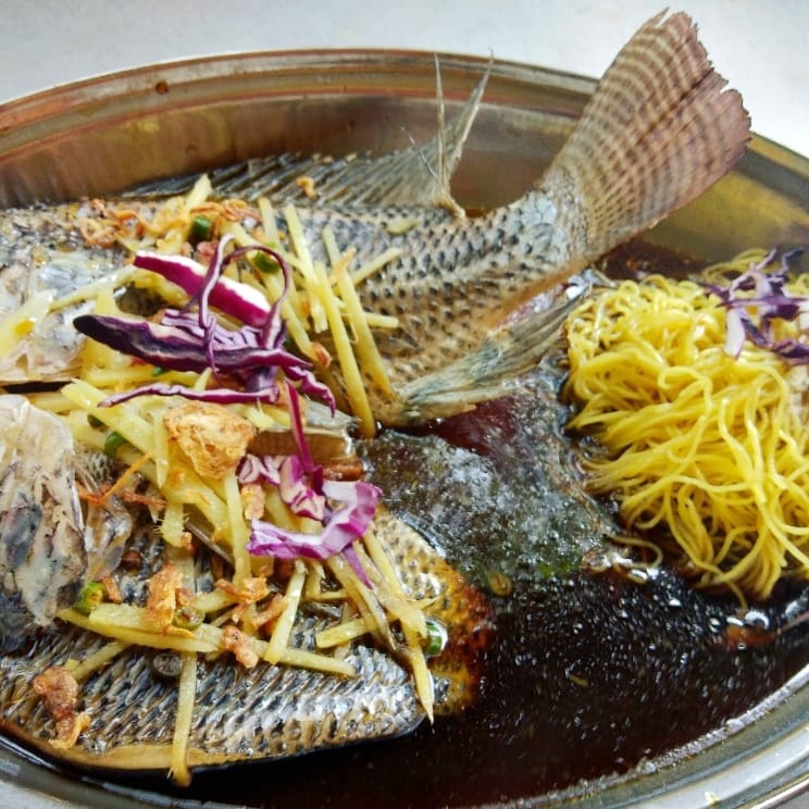 亚菁非洲鱼云吞面 | Rawang